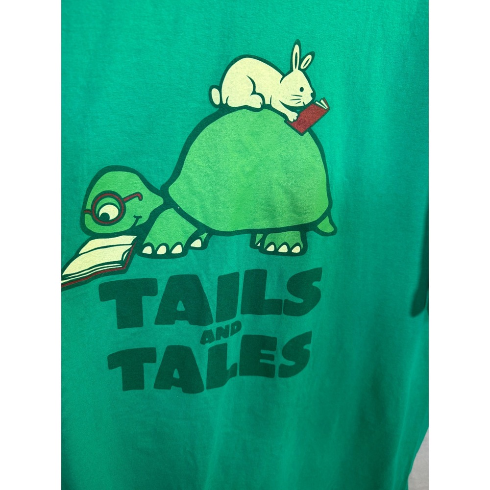 Port & Company Tails and Tales Green Graphic T-Shirt Turtle Rabbit Reading 3XL - Picture 2 of 5